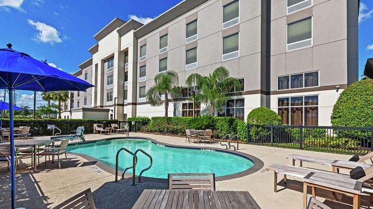 Hampton Inn & Suites-Bush Intercon Arpt Pool
