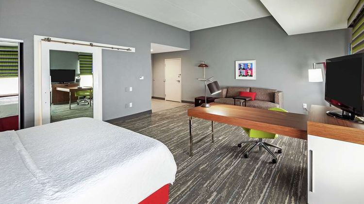 Hampton Inn & Suites-Bush Intercon Arpt Room