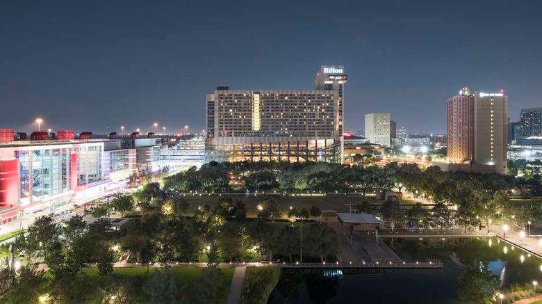 <b>Hilton Americas Houston Exterior</b>. Images powered by <a href="https://iceportal.shijigroup.com/" title="IcePortal" target="_blank">IcePortal</a>.