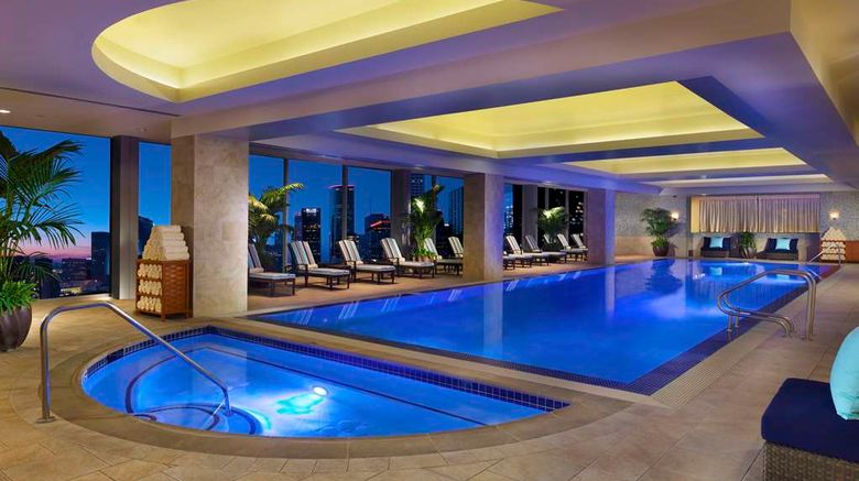 <b>Hilton Americas Houston Pool</b>. Images powered by <a href="https://iceportal.shijigroup.com/" title="IcePortal" target="_blank">IcePortal</a>.