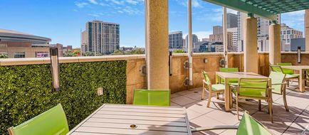 Embassy Suites Houston - Downtown Exterior