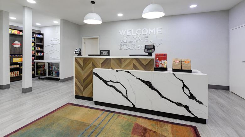 <b>Hampton Inn Houston Lobby</b>. Images powered by <a href="https://iceportal.shijigroup.com/" title="IcePortal" target="_blank">IcePortal</a>.