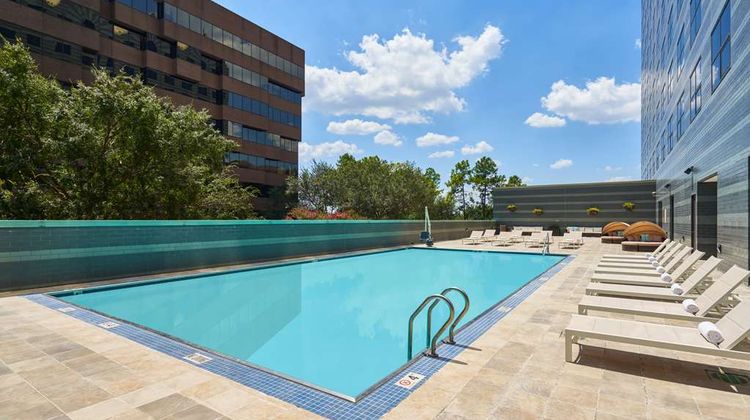 Hilton Houston North Pool