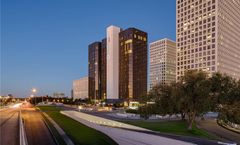 DoubleTree by Hilton Greenway Plaza