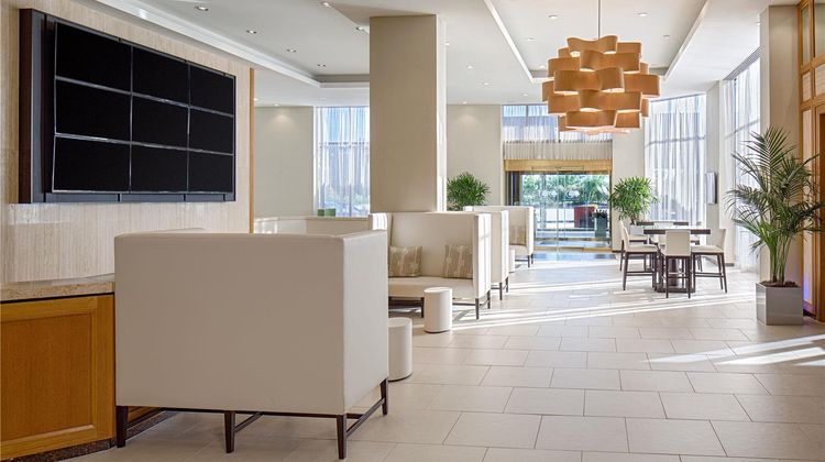 DoubleTree by Hilton Greenway Plaza Lobby