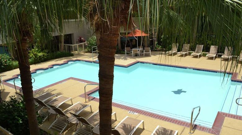 <b>DoubleTree by Hilton Houston Hobby Arpt Pool</b>. Images powered by <a href="https://iceportal.shijigroup.com/" title="IcePortal" target="_blank">IcePortal</a>.