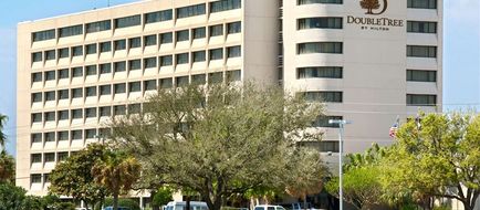 DoubleTree by Hilton Houston Hobby Arpt Exterior