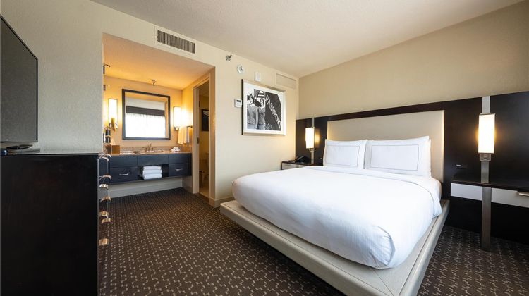 DoubleTree by Hilton Houston Hobby Arpt Room