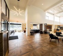 DoubleTree by Hilton Houston Hobby Arpt Lobby
