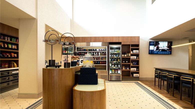 <b>DoubleTree by Hilton Houston Hobby Arpt Restaurant</b>. Images powered by <a href="https://iceportal.shijigroup.com/" title="IcePortal" target="_blank">IcePortal</a>.