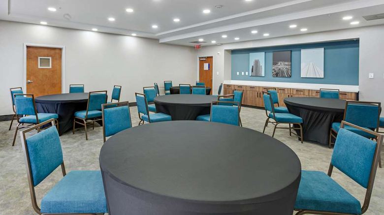 <b>Hampton Inn Houston-Pearland Meeting</b>. Images powered by <a href="https://iceportal.shijigroup.com/" title="IcePortal" target="_blank">IcePortal</a>.