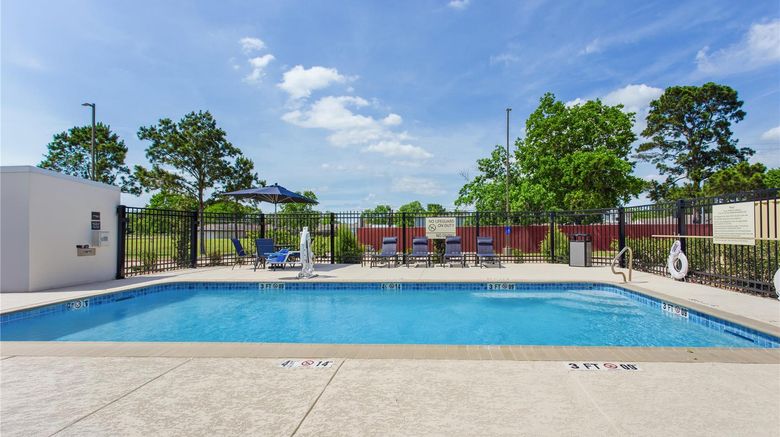 <b>Hampton Inn Houston-Pearland Pool</b>. Images powered by <a href="https://iceportal.shijigroup.com/" title="IcePortal" target="_blank">IcePortal</a>.