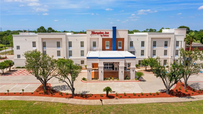 <b>Hampton Inn Houston-Pearland Exterior</b>. Images powered by <a href="https://iceportal.shijigroup.com/" title="IcePortal" target="_blank">IcePortal</a>.