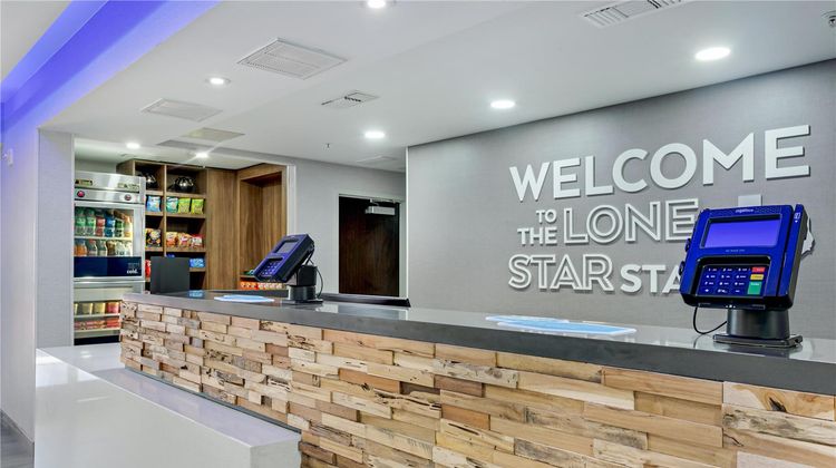 Hampton Inn Houston-Pearland Lobby