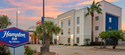 Hampton Inn Houston-Pearland Exterior