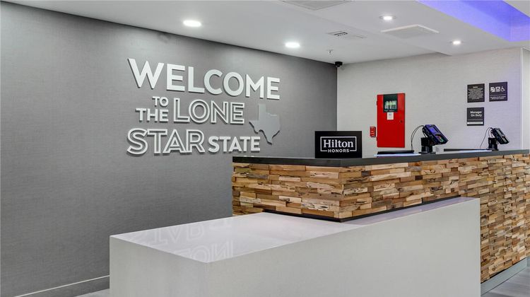 Hampton Inn Houston-Pearland Lobby