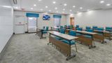 <b>Hampton Inn Houston-Pearland Meeting</b>. Images powered by <a href="https://iceportal.shijigroup.com/" title="IcePortal" target="_blank">IcePortal</a>.