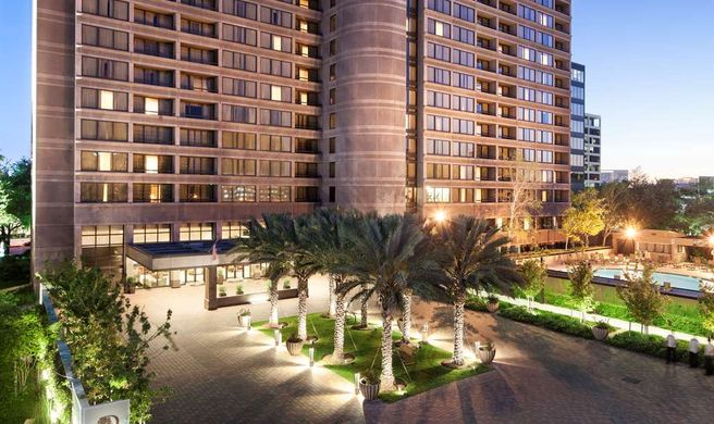DoubleTree Hotel Houston by the Galleria Exterior