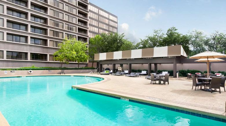 <b>DoubleTree Hotel Houston by the Galleria Pool</b>. Images powered by <a href="https://iceportal.shijigroup.com/" title="IcePortal" target="_blank">IcePortal</a>.