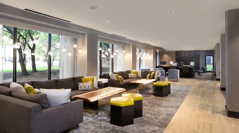 <b>DoubleTree Hotel Houston by the Galleria Lobby</b>. Images powered by <a href="https://iceportal.shijigroup.com/" title="IcePortal" target="_blank">IcePortal</a>.