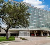 Hilton University of Houston Exterior