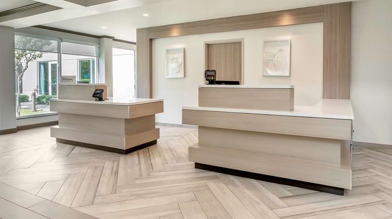 <b>Hilton Garden Inn Houston/The Woodlands Lobby</b>. Images powered by <a href="https://iceportal.shijigroup.com/" title="IcePortal" target="_blank">IcePortal</a>.