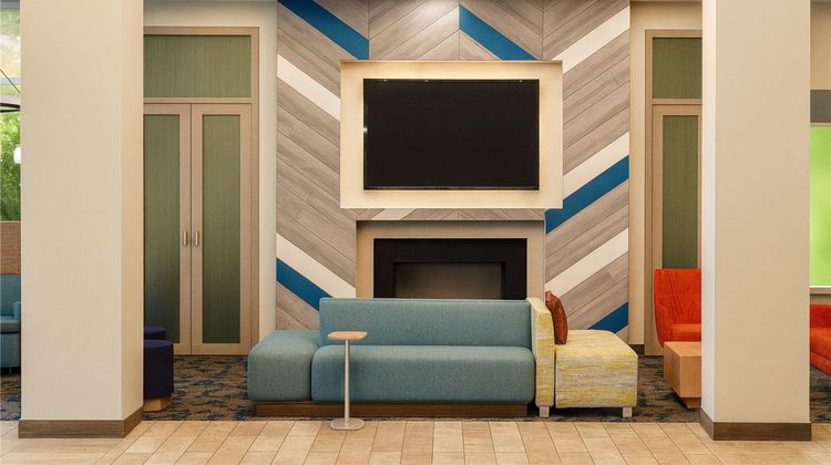 Hilton Garden Inn Houston/The Woodlands Lobby