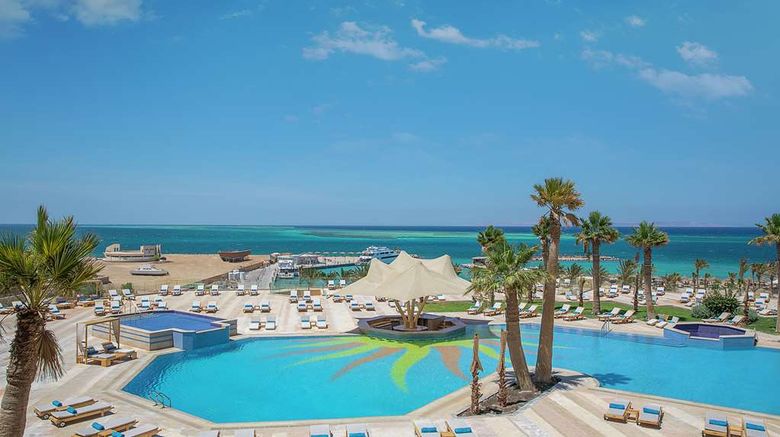<b>Hilton Hurghada Plaza Pool</b>. Images powered by <a href="https://iceportal.shijigroup.com/" title="IcePortal" target="_blank">IcePortal</a>.