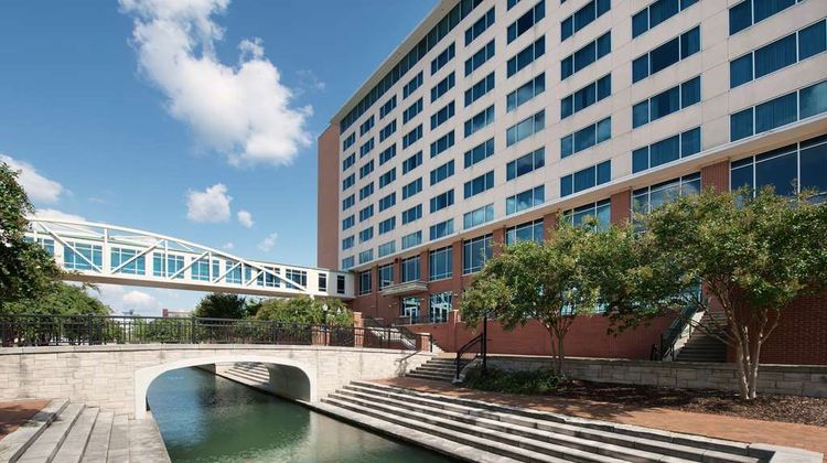 Embassy Suites Huntsville - Hotel & Spa Exterior