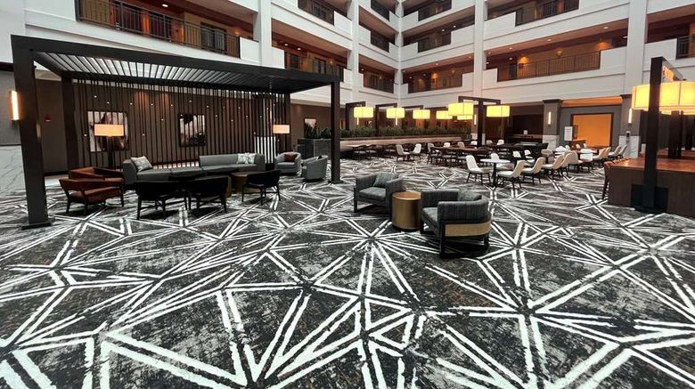 <b>Embassy Suites Huntsville - Hotel & Spa Lobby</b>. Images powered by <a href="https://iceportal.shijigroup.com/" title="IcePortal" target="_blank">IcePortal</a>.
