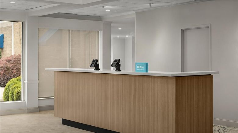<b>Hilton Garden Inn Huntsville/SpaceCenter Lobby</b>. Images powered by <a href="https://iceportal.shijigroup.com/" title="IcePortal" target="_blank">IcePortal</a>.