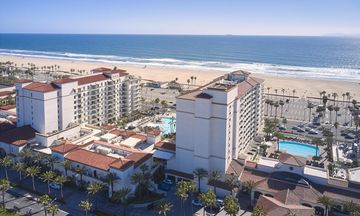 Waterfront Beach Resort, a Hilton Hotel