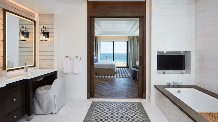 Waterfront Beach Resort, a Hilton Hotel Room