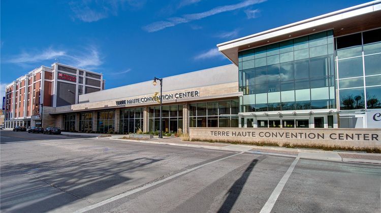 Hilton Garden Inn Terre Haute Exterior