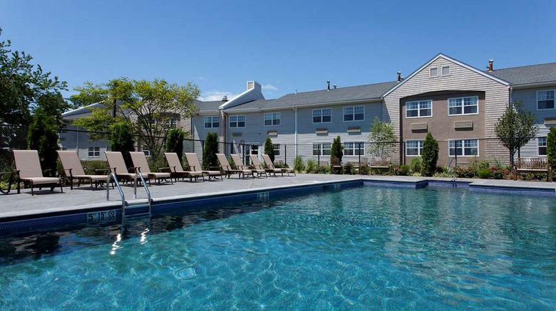<b>DoubleTree by Hilton Hotel Cape Cod Pool</b>. Images powered by <a href="https://iceportal.shijigroup.com/" title="IcePortal" target="_blank">IcePortal</a>.