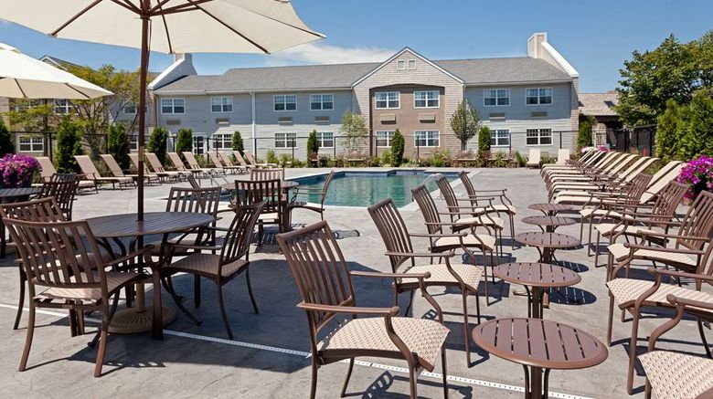 <b>DoubleTree by Hilton Hotel Cape Cod Pool</b>. Images powered by <a href="https://iceportal.shijigroup.com/" title="IcePortal" target="_blank">IcePortal</a>.