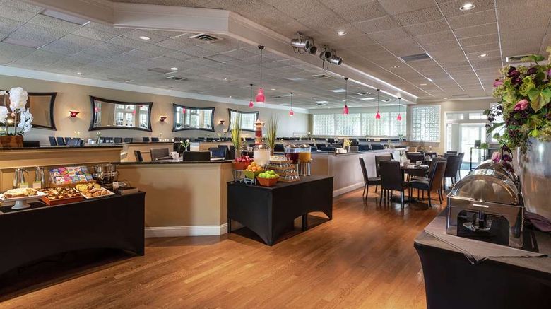 <b>DoubleTree by Hilton Hotel Cape Cod Restaurant</b>. Images powered by <a href="https://iceportal.shijigroup.com/" title="IcePortal" target="_blank">IcePortal</a>.