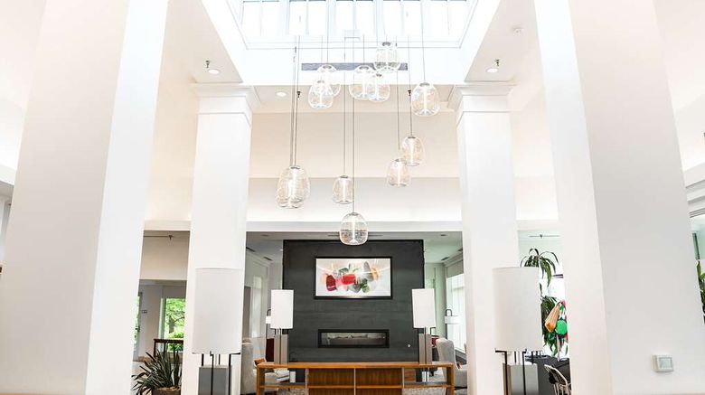 <b>Hilton Garden Inn Fairfax Lobby</b>. Images powered by <a href="https://iceportal.shijigroup.com/" title="IcePortal" target="_blank">IcePortal</a>.