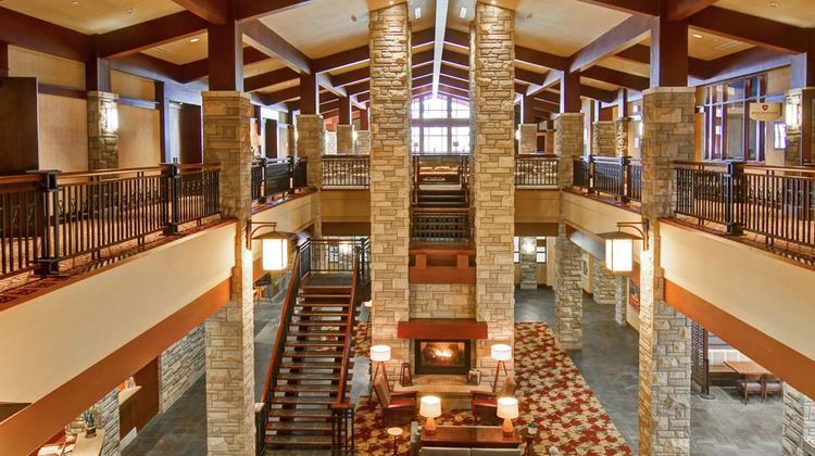 Doubletree Fallsview Resort & Spa Lobby