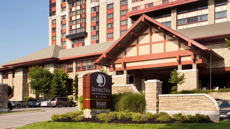 <b>Doubletree Fallsview Resort & Spa Exterior</b>. Images powered by <a href="https://iceportal.shijigroup.com/" title="IcePortal" target="_blank">IcePortal</a>.