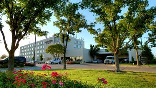 DoubleTree by Hilton Wichita Airport