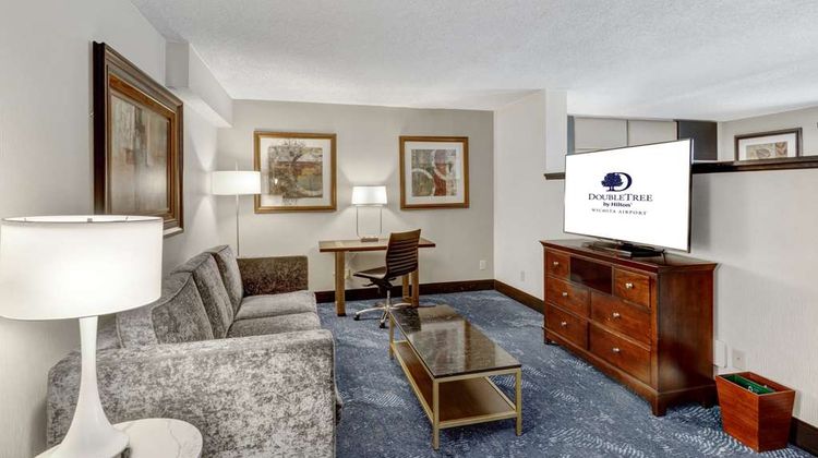 DoubleTree by Hilton Wichita Airport Room