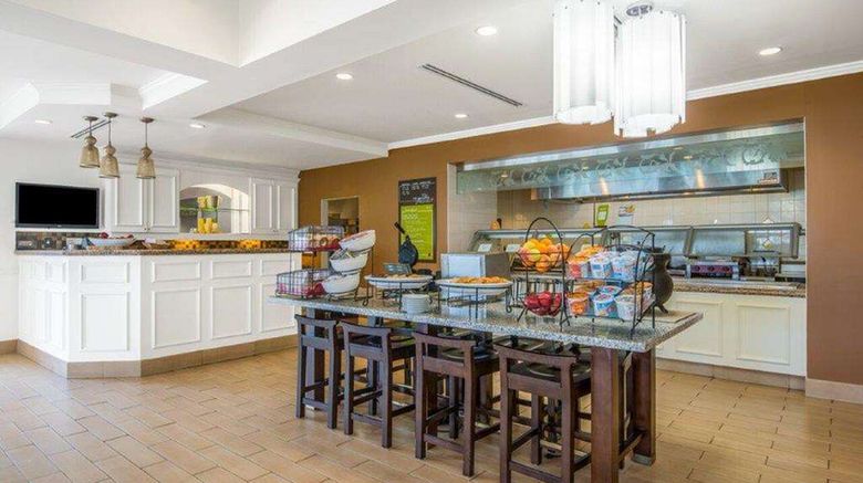 <b>Hilton Garden Inn Wichita Restaurant</b>. Images powered by <a href="https://iceportal.shijigroup.com/" title="IcePortal" target="_blank">IcePortal</a>.