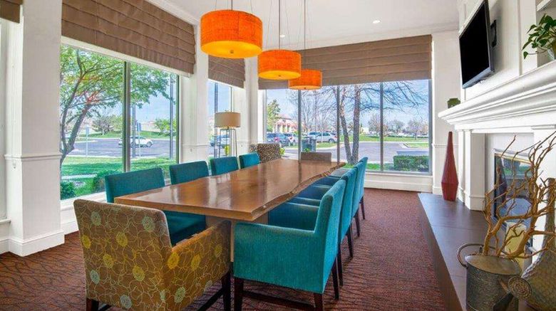 <b>Hilton Garden Inn Wichita Lobby</b>. Images powered by <a href="https://iceportal.shijigroup.com/" title="IcePortal" target="_blank">IcePortal</a>.
