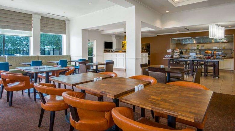 <b>Hilton Garden Inn Wichita Restaurant</b>. Images powered by <a href="https://iceportal.shijigroup.com/" title="IcePortal" target="_blank">IcePortal</a>.