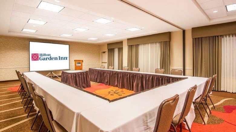 <b>Hilton Garden Inn Wichita Meeting</b>. Images powered by <a href="https://iceportal.shijigroup.com/" title="IcePortal" target="_blank">IcePortal</a>.