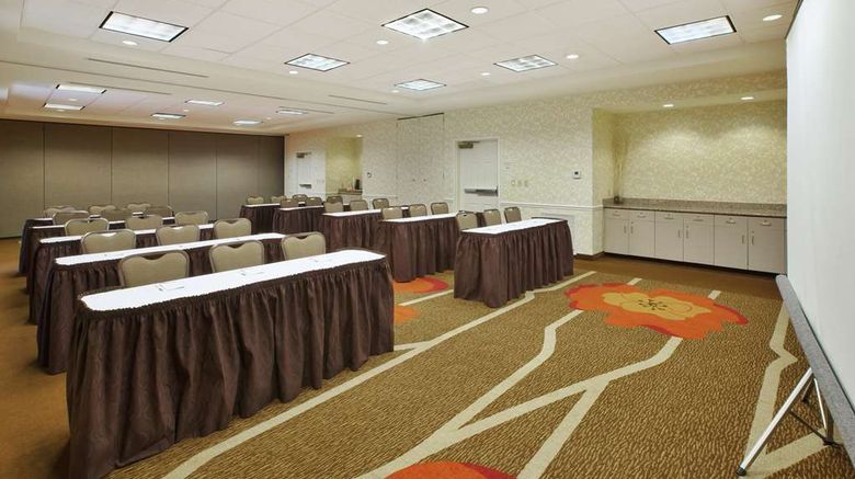 <b>Hilton Garden Inn Wichita Meeting</b>. Images powered by <a href="https://iceportal.shijigroup.com/" title="IcePortal" target="_blank">IcePortal</a>.
