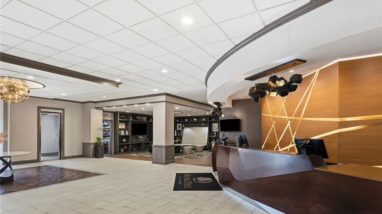 DoubleTree by Hilton Hotel Wilmington Lobby