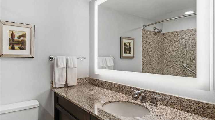 DoubleTree by Hilton Hotel Wilmington Room