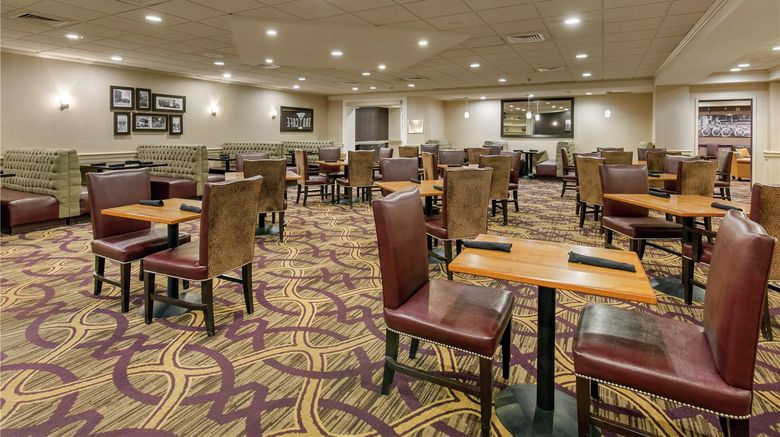 <b>Doubletree Hotel Downtown Wilmington Restaurant</b>. Images powered by <a href="https://iceportal.shijigroup.com/" title="IcePortal" target="_blank">IcePortal</a>.